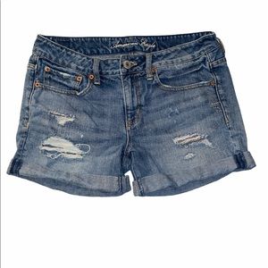 🌼 American Eagle Distressed Denim Shorts, Size 6